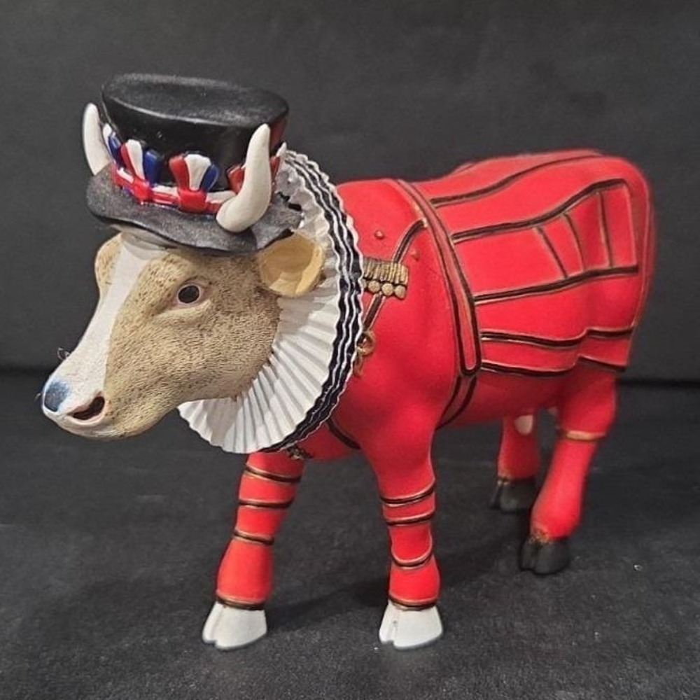 Cow Parade Beefeater It Ain't Natural Figurine, Westland Giftware #7247, No Box